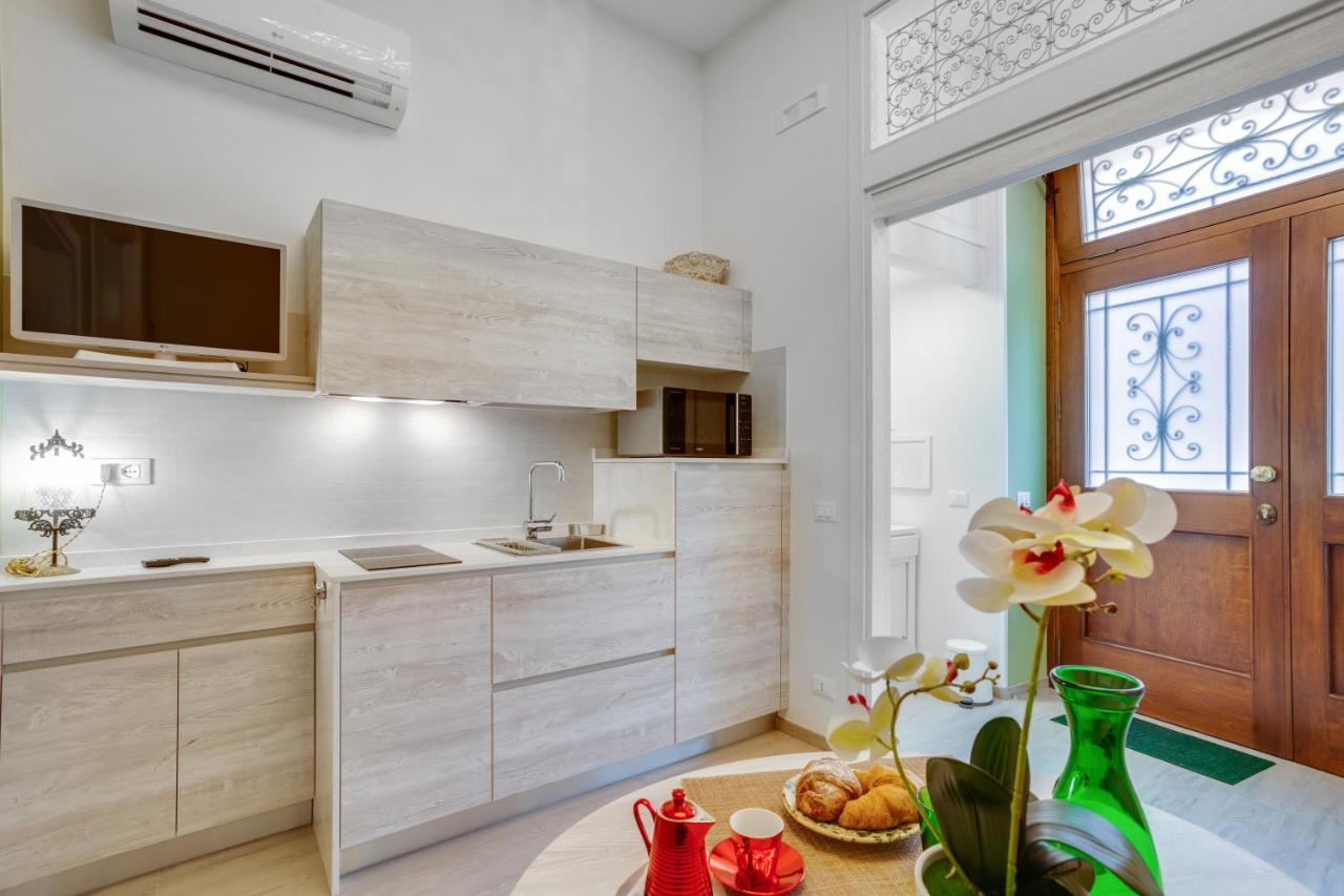 Madame Bari' Suite Apt In The Heart Of Барі Екстер'єр фото