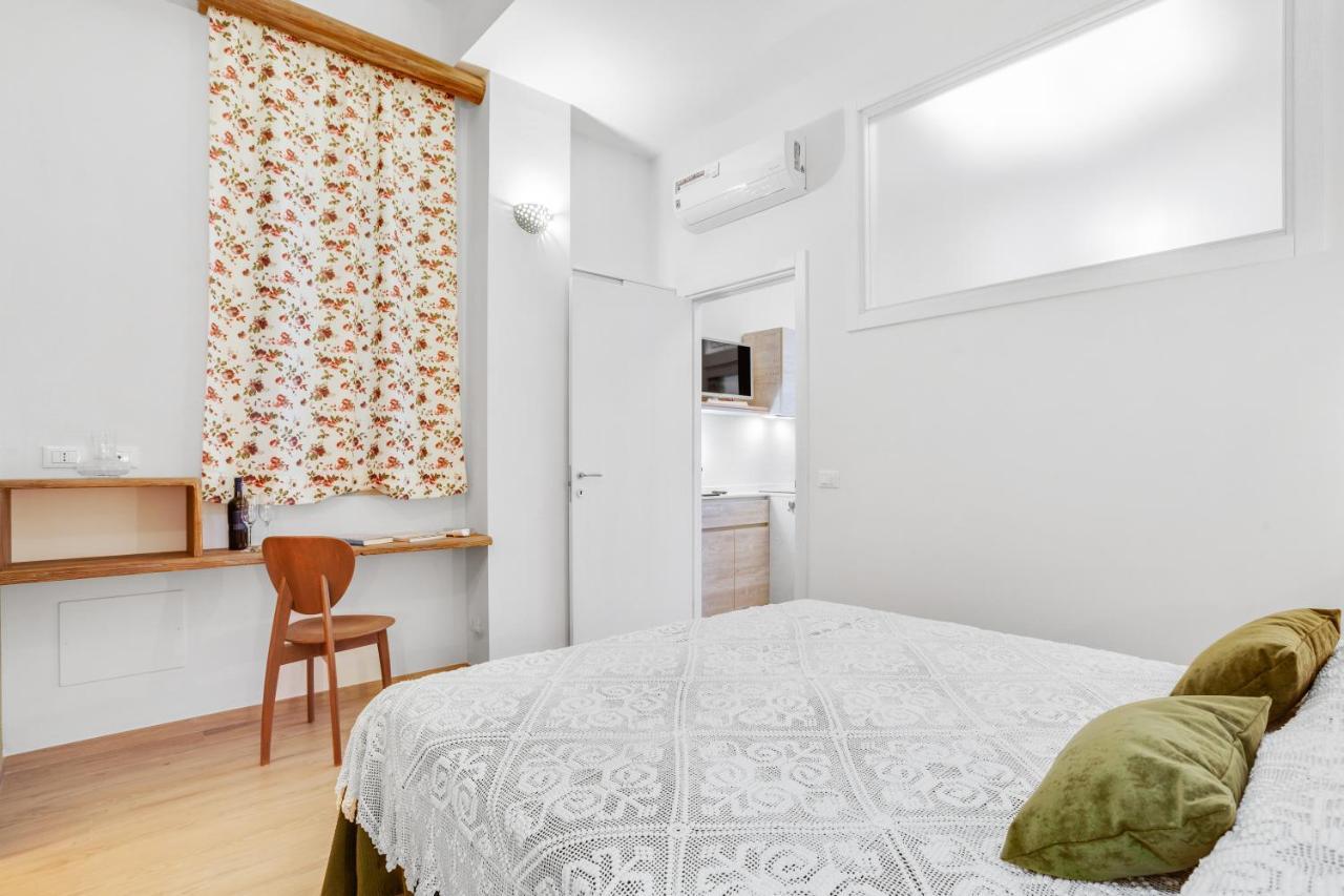 Madame Bari' Suite Apt In The Heart Of Барі Екстер'єр фото
